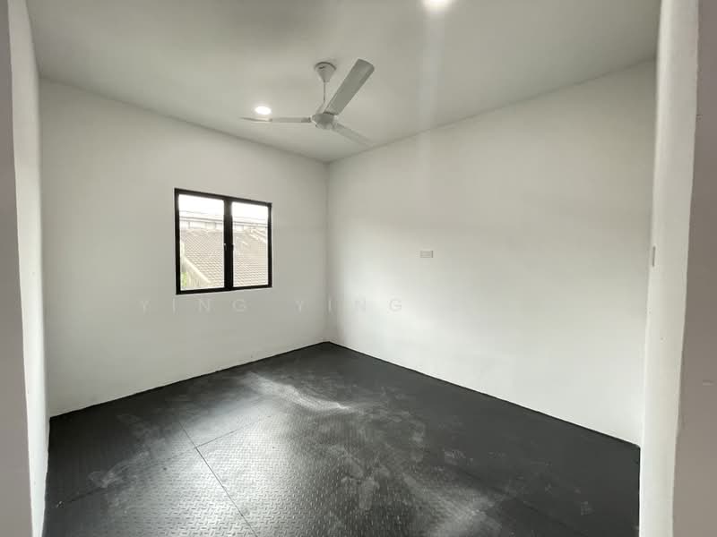 Shop for Rent in Taman Puteri Wangsa (Ulu Tiram) - Ying Ying Ling - Interior - PropertyGuru.com.my