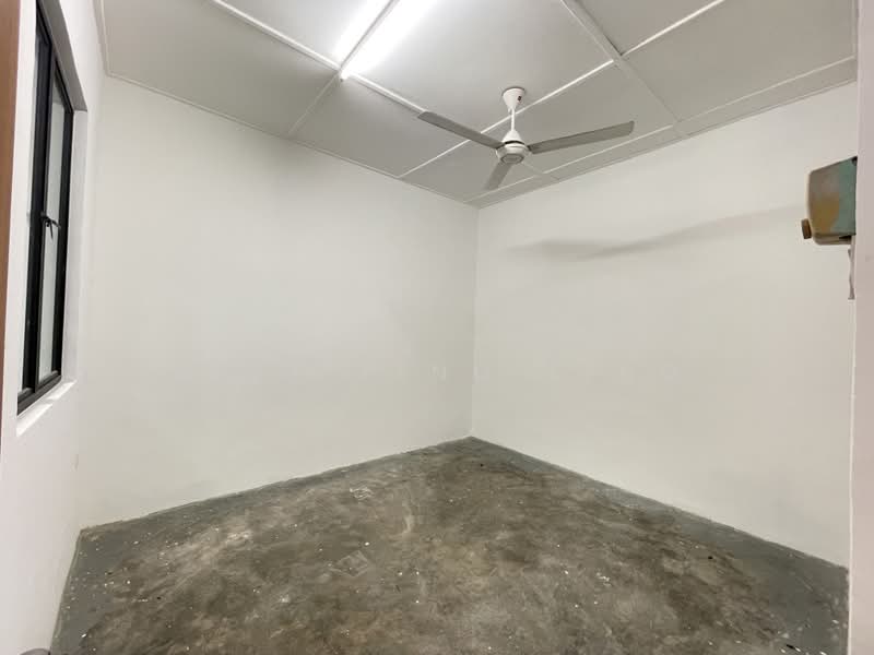 Shop for Rent in Taman Puteri Wangsa (Ulu Tiram) - Ying Ying Ling - Interior - PropertyGuru.com.my