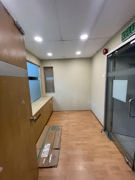 Shop / Office for Rent in Dataran Prima (Petaling Jaya) - Khairil Anwar Sirajudin - Corridor - PropertyGuru.com.my