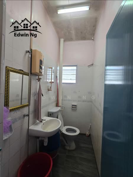 Kondominium untuk Dijual di Springfield Condominium - Edwin Ng - Bathroom - PropertyGuru.com.my