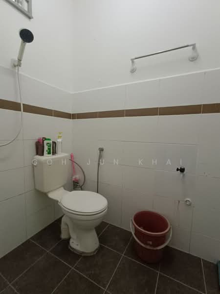 1-storey Terraced House for Rent in Lipat Kajang (Jasin) - Goh Jun Khai - Bathroom - PropertyGuru.com.my