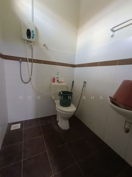 1-storey Terraced House for Rent in Lipat Kajang (Jasin) - Goh Jun Khai - Bathroom - PropertyGuru.com.my
