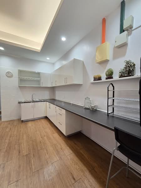 Office for Rent in Sungai Buloh (Selangor) - Callista Goh - Kitchen - PropertyGuru.com.my