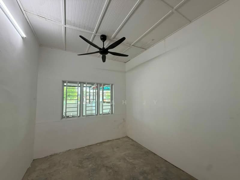 1-storey Terraced House for Rent in Taman Perwira (Simpang Ampat) - Chuah Jy - Interior - PropertyGuru.com.my