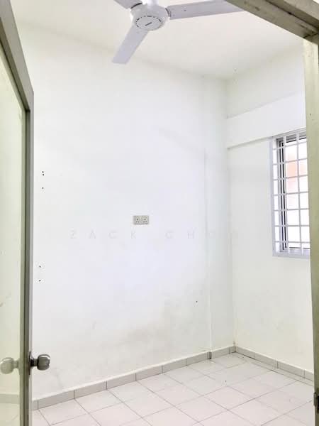 Shop for Sale in Taman Molek (Johor Bahru) - Zack Chow - Interior - PropertyGuru.com.my