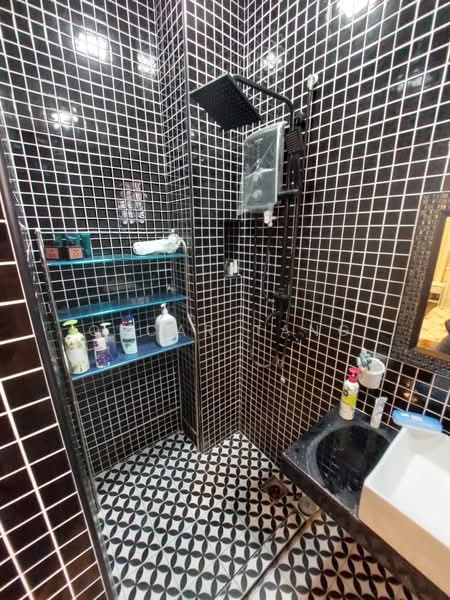 Pangsapuri untuk Dijual di Residensi Bistaria - Oscar Tang - Bathroom - PropertyGuru.com.my