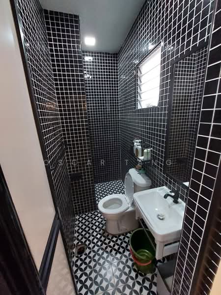 Pangsapuri untuk Dijual di Residensi Bistaria - Oscar Tang - Bathroom - PropertyGuru.com.my