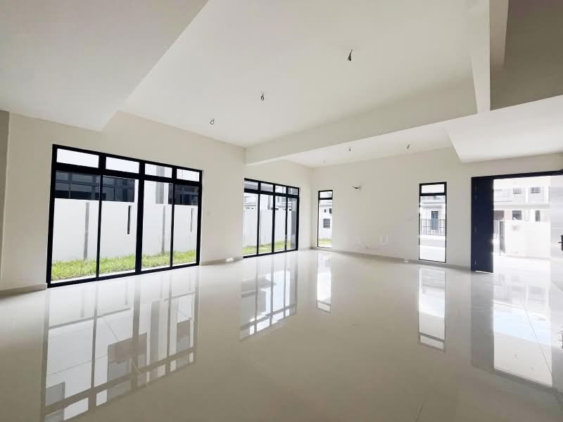 Rumah Berkembar untuk Dijual di Taman Sutera Utama (Skudai) - Winnie Lau - Living Room - PropertyGuru.com.my