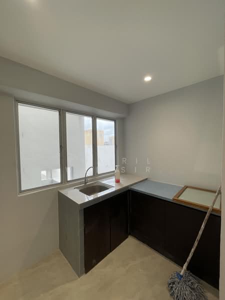 Pejabat untuk Disewa di Dataran Prima (Petaling Jaya) - Khairil Anwar Sirajudin - Kitchen - PropertyGuru.com.my