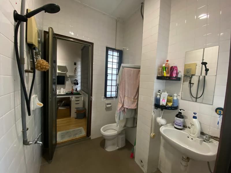 2-storey Terraced House for Sale in Taman Perling (Perling) - Mindy Lee - Bathroom - PropertyGuru.com.my