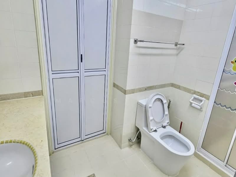 Kondominium untuk Dijual di Bellisa Court - Marcus Choo - Bathroom - PropertyGuru.com.my