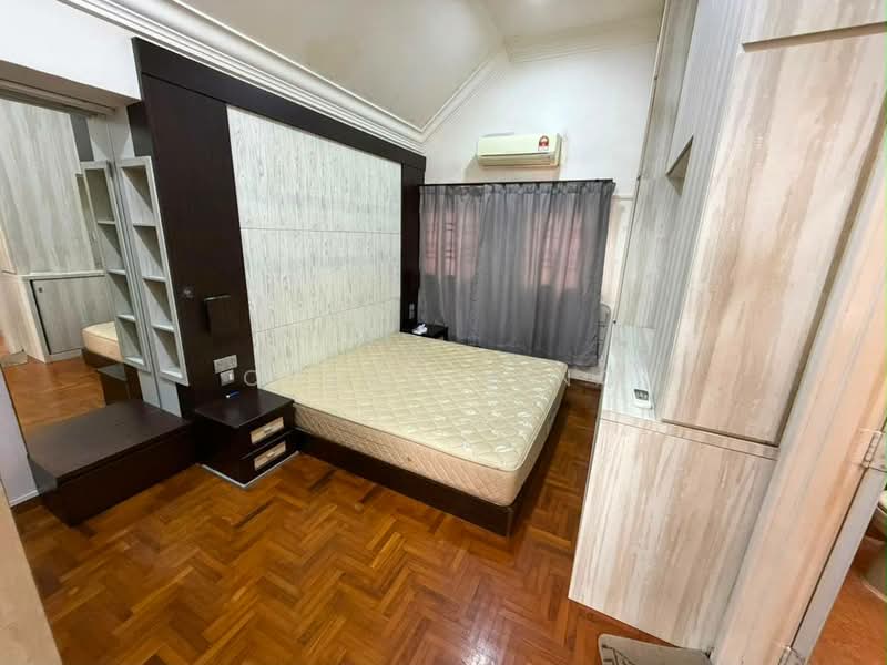 1.5-storey Terraced House for Rent in Johor Bahru (Johor) - Chloe Ying - Bedroom - PropertyGuru.com.my