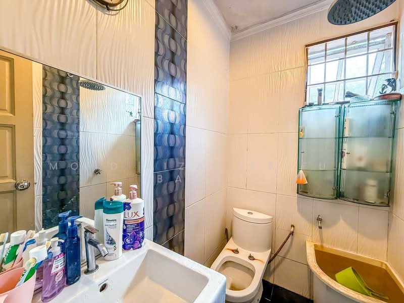 2-storey Terraced House for Sale in Bandar Sri Damansara (Selangor) - Mohd Aizat Saiful Bahri - Bathroom - PropertyGuru.com.my