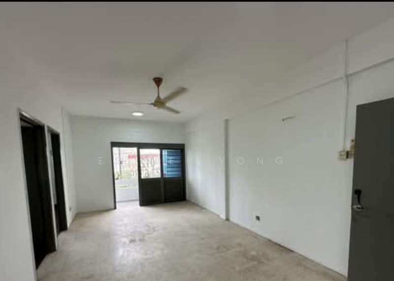 Rumah Flat untuk Disewa di Taman Bukit Ria - Esther Yong - Living Room - PropertyGuru.com.my