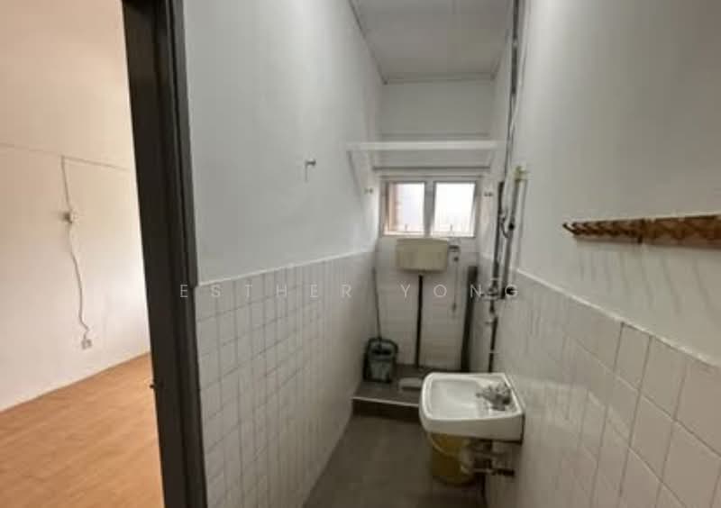 Rumah Flat untuk Disewa di Taman Bukit Ria - Esther Yong - Bathroom - PropertyGuru.com.my