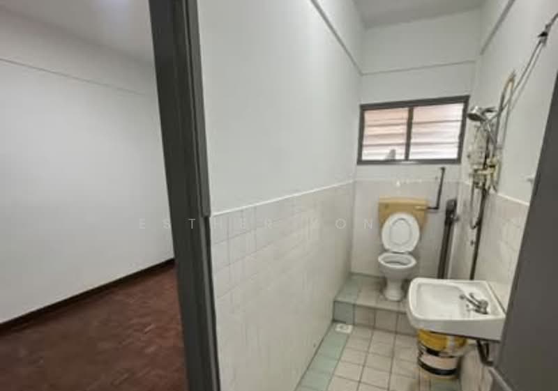 Rumah Flat untuk Disewa di Taman Bukit Ria - Esther Yong - Bathroom - PropertyGuru.com.my