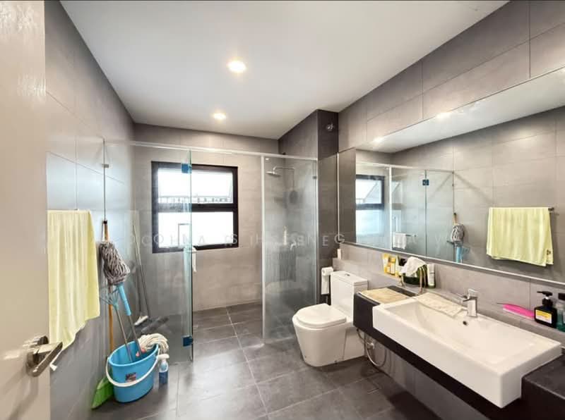 Cluster House for Sale in Jade Hills (Kajang) - Soon Sheng Law - Bathroom - PropertyGuru.com.my