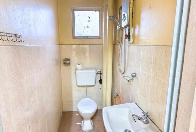 Apartment for Sale at Puncak Desa Apartment - Jessica Lim - Bathroom - PropertyGuru.com.my