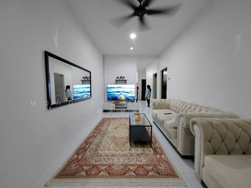 Rumah Teres 1 Tingkat untuk Dijual di Banting (Selangor) - Mohd Aizat Saiful Bahri - Living Room - PropertyGuru.com.my