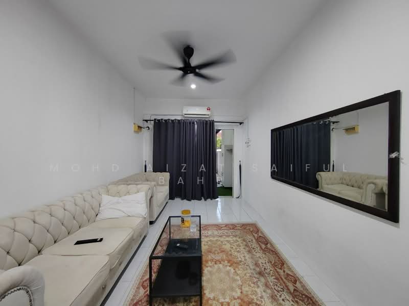 Rumah Teres 1 Tingkat untuk Dijual di Banting (Selangor) - Mohd Aizat Saiful Bahri - Living Room - PropertyGuru.com.my