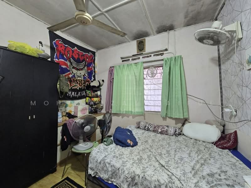 Rumah Teres 1 Tingkat untuk Dijual di Kepong (Kuala Lumpur) - Mohd Aizat Saiful Bahri - Bedroom - PropertyGuru.com.my
