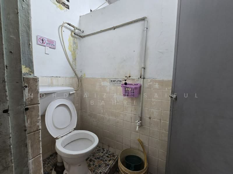 Rumah Teres 1 Tingkat untuk Dijual di Kepong (Kuala Lumpur) - Mohd Aizat Saiful Bahri - Bathroom - PropertyGuru.com.my