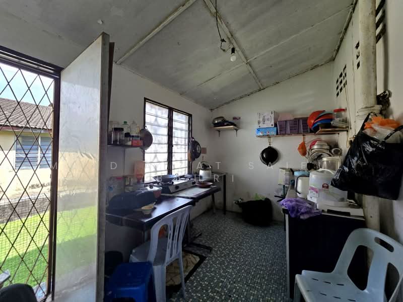 Rumah Teres 1 Tingkat untuk Dijual di Kepong (Kuala Lumpur) - Mohd Aizat Saiful Bahri - Kitchen - PropertyGuru.com.my