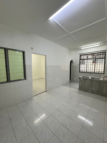 Rumah Teres 1 Tingkat untuk Dijual di Taman Universiti (Skudai) - Marcus Tey - Kitchen - PropertyGuru.com.my