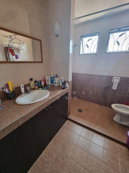 2.5-storey Terraced House for Sale in Bandar Bukit Tinggi (Klang) - Chia Wai Yong - Bathroom - PropertyGuru.com.my