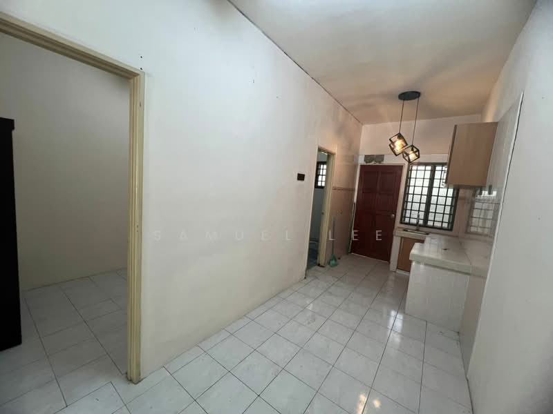 Rumah Teres 2 Tingkat untuk Disewa di Taman Puteri Wangsa (Ulu Tiram) - Samuel Lee - Kitchen - PropertyGuru.com.my