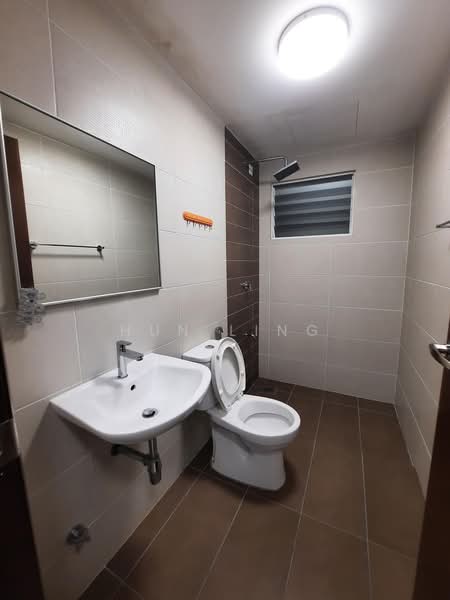 Condominium for Rent at Paraiso Residence @ The Earth - Hun Ling - Bathroom - PropertyGuru.com.my