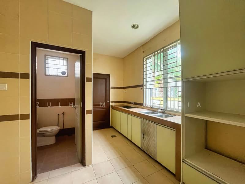 Semi-Detached House for Sale in Bandar Baru Salak Tinggi (Sepang) - Zulhilmi Zakaria - Kitchen - PropertyGuru.com.my