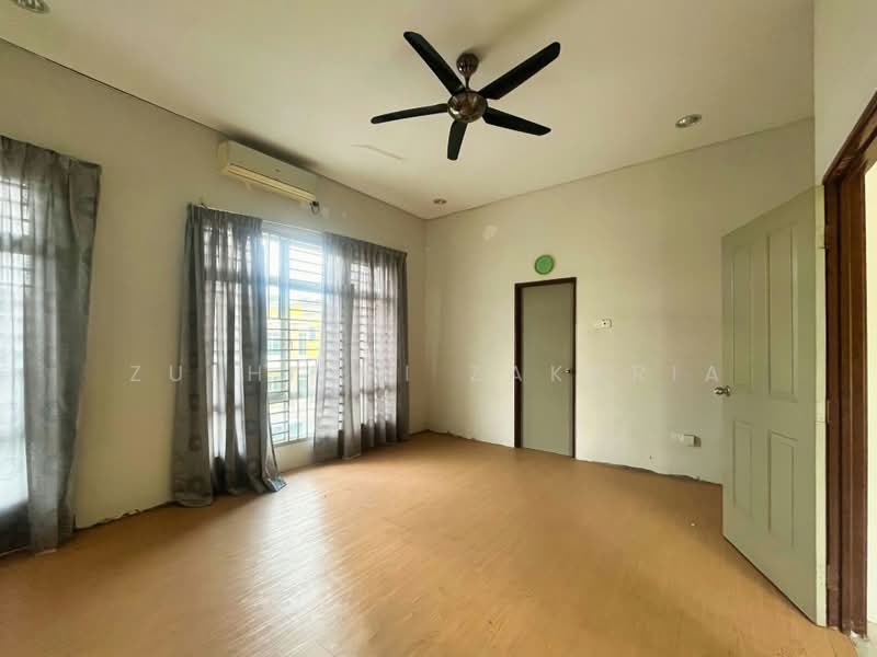Semi-Detached House for Sale in Bandar Baru Salak Tinggi (Sepang) - Zulhilmi Zakaria - Living Room - PropertyGuru.com.my