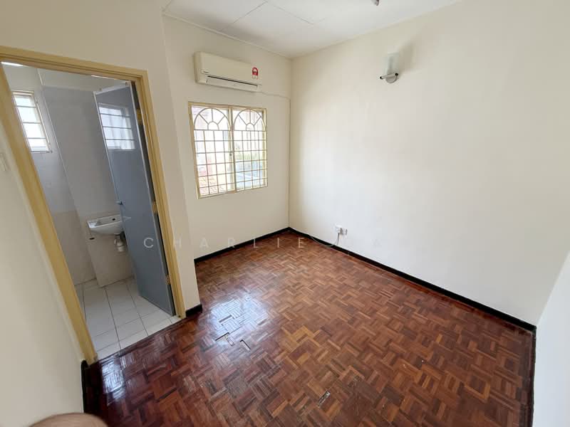 Rumah Teres 2 Tingkat untuk Dijual di Bandar Botanic (Klang) - Charlie Gan - PropertyGuru.com.my