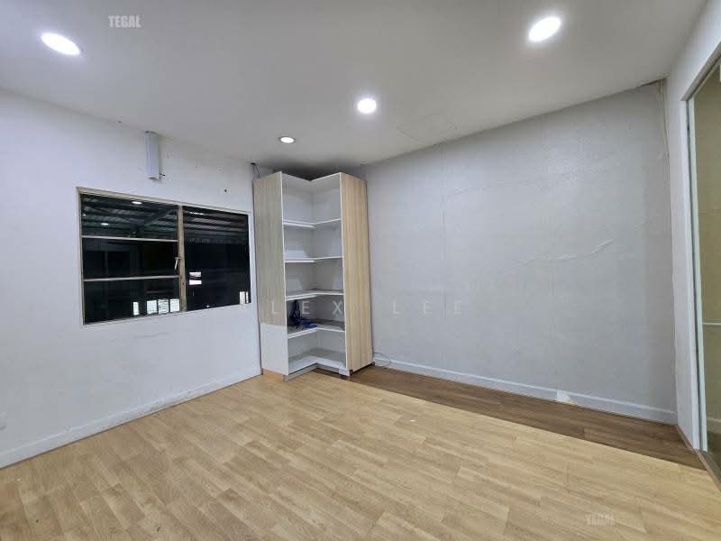 Warehouse for Rent in Puchong (Selangor) - Alex Lee - Interior - PropertyGuru.com.my