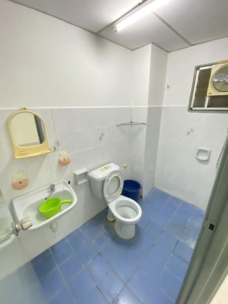 Apartment for Rent at Pangsapuri Sri Alpinia - John Khaw - Bathroom - PropertyGuru.com.my