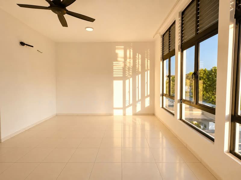 Rumah Teres 2 Tingkat untuk Dijual di Eco Grandeur (Puncak Alam) - Fakhzan Badiran - Living Room - PropertyGuru.com.my