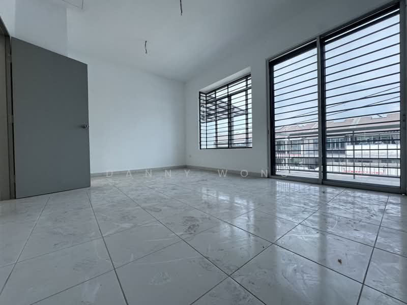 2-storey Terraced House for Sale in Taman Kundang Jaya (Rawang) - Danny Wong - PropertyGuru.com.my
