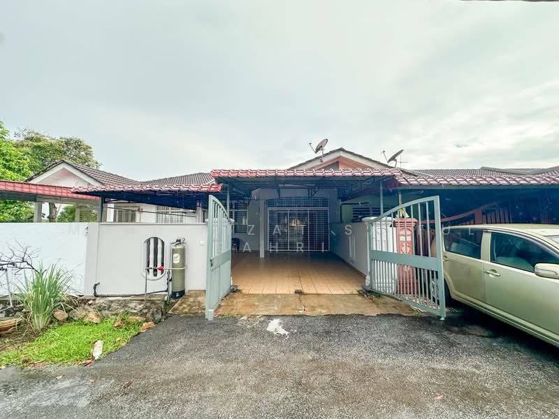 Terraced House for Sale in Bandar Baru Nilai (Nilai) - Mohd Aizat Saiful Bahri - Exterior - PropertyGuru.com.my