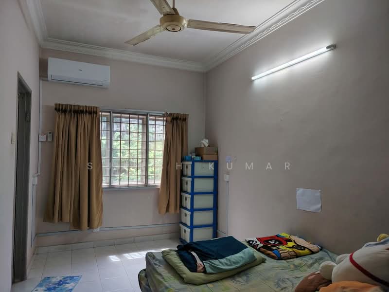 Terraced House for Sale in BANDAR PUCHONG JAYA (Puchong) - Suresh Kumar - Bedroom - PropertyGuru.com.my