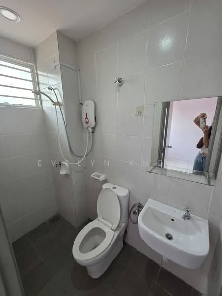 2-storey Terraced House for Rent in M Residence (Rawang) - Evelyn Khoo - Bathroom - PropertyGuru.com.my