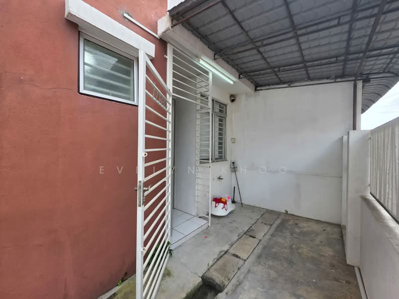 2-storey Terraced House for Rent in M Residence (Rawang) - Evelyn Khoo - Back Yard - PropertyGuru.com.my