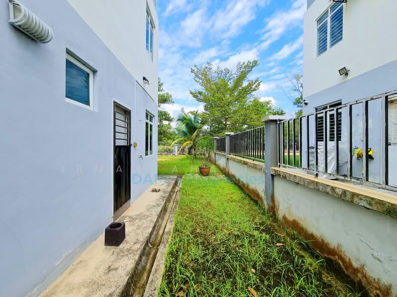 Zero-Lot Bungalow for Sale in Saujana Rawang (Rawang) - Irmantaha Tamin - Exterior - PropertyGuru.com.my