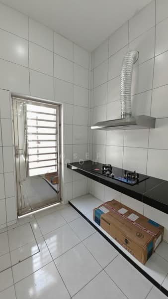 1-storey Terraced House for Rent in Bandar Putra (Kulai) - Joseph Goh - Kitchen - PropertyGuru.com.my