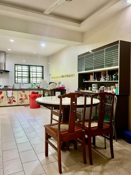 Rumah Teres 2.5 Tingkat untuk Dijual di George Town (Penang) - howell brian - Kitchen - PropertyGuru.com.my