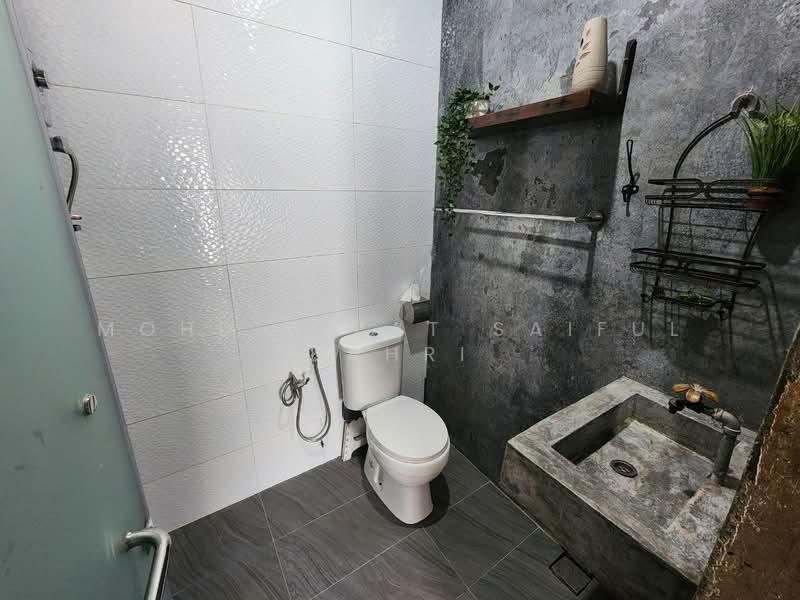 Agricultural Land for Sale in Taman Jelebu (Kuala Klawang) - Mohd Aizat Saiful Bahri - Bathroom - PropertyGuru.com.my