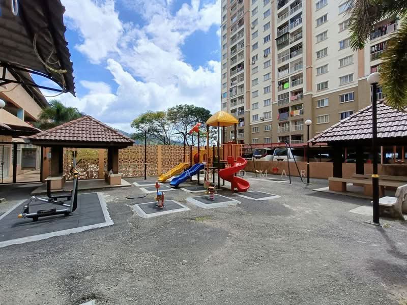 Apartment for Sale at Lakeview Apartments - Hazeman Omar - Exterior - PropertyGuru.com.my