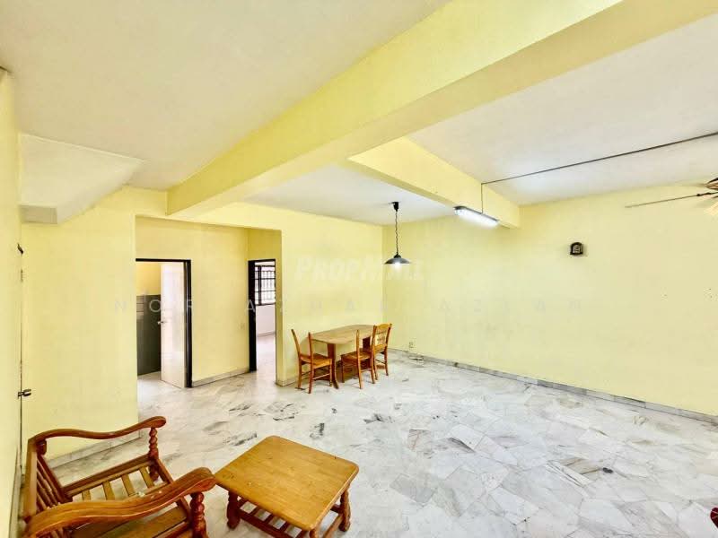 2-storey Terraced House for Sale in Taman Desaria (Petaling Jaya) - Nor Azhar Azlan - Living Room - PropertyGuru.com.my