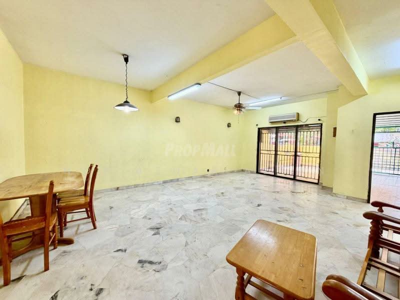 2-storey Terraced House for Sale in Taman Desaria (Petaling Jaya) - Nor Azhar Azlan - Living Room - PropertyGuru.com.my