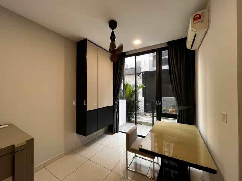 Rumah Teres 3 Tingkat untuk Disewa di BANDAR PUCHONG JAYA (Puchong) - Kelly Kew - Dining Room - PropertyGuru.com.my
